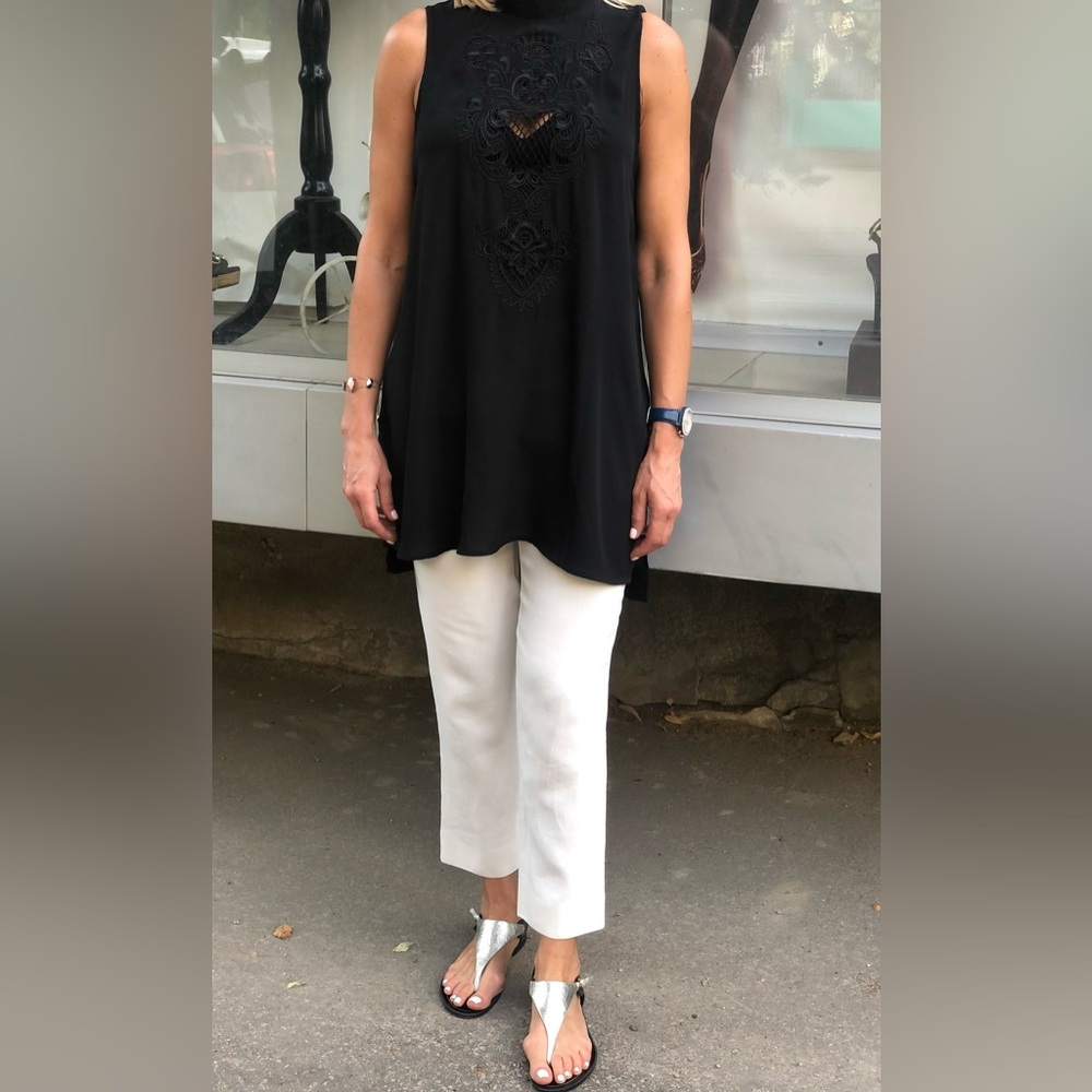 Bar III blouse top size L, to M. like new. super light